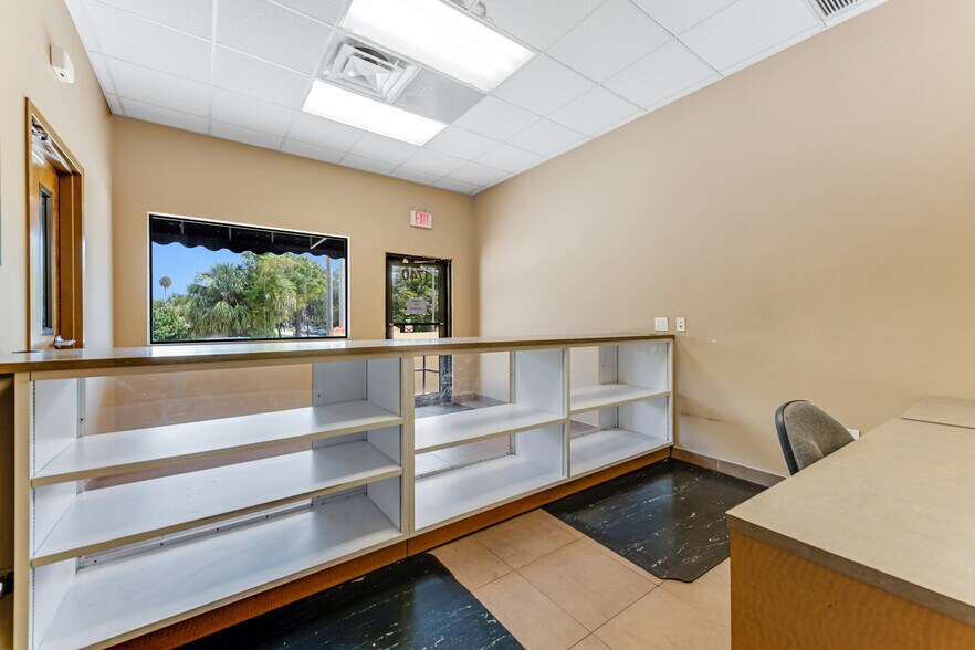 More Photos Of 1740 Segrave St, Daytona Beach Warehouse For Lease