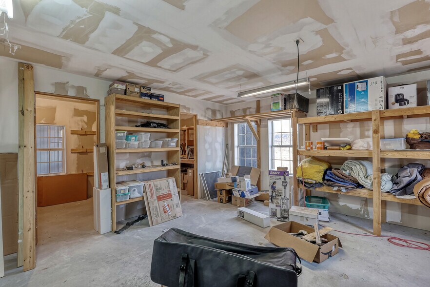 More Photos Of 301 E Calvary Rd, Fort Davis Specialty For Sale