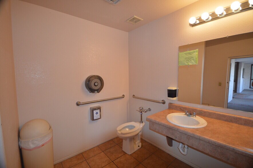 More Photos Of 761 E University Dr, Mesa Office Residential For Lease