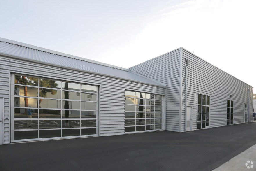 More Photos Of 3185-3189 Pullman St, Costa Mesa Office For Sale