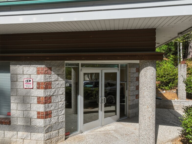 More Photos Of 112 Nevada City Hwy, Nevada City Office For Sale
