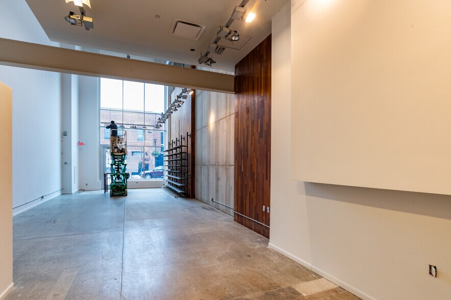More Photos Of 3008 Hennepin Ave, Minneapolis Storefront For Lease