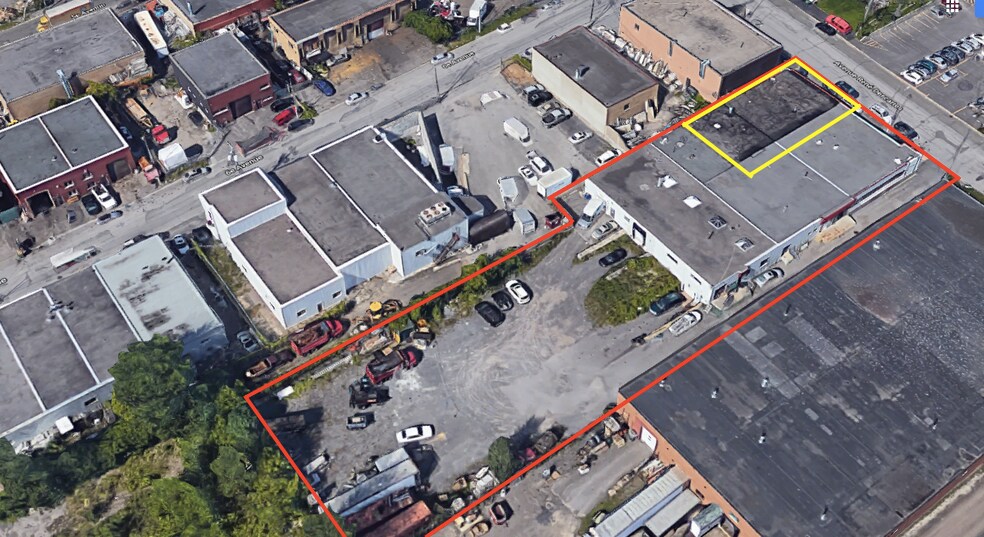 More Photos Of 7314 Av René-Descartes, Montréal Industrial For Sale