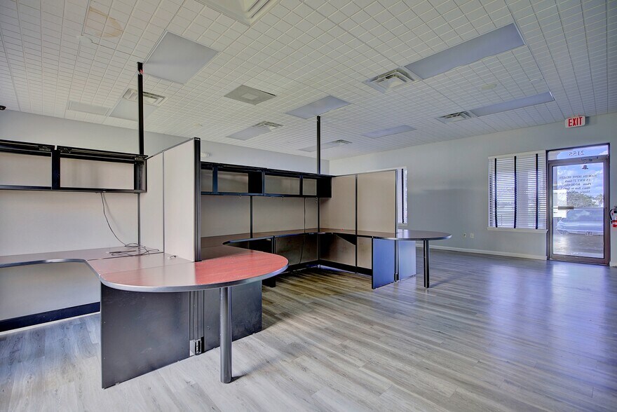 More Photos Of 2153 US Highway 27 S, Sebring Office For Sale