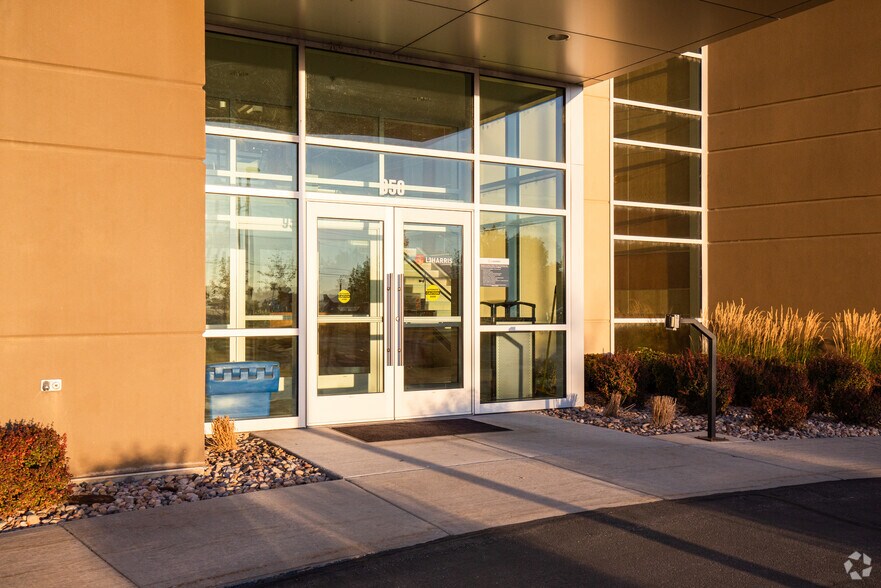 More Photos Of 950 N 2200 W, Salt Lake City Office For Lease