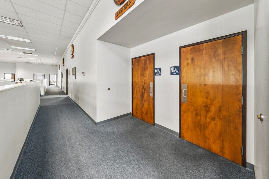 More Photos Of 2090 Commerce Dr, Medford Office For Lease