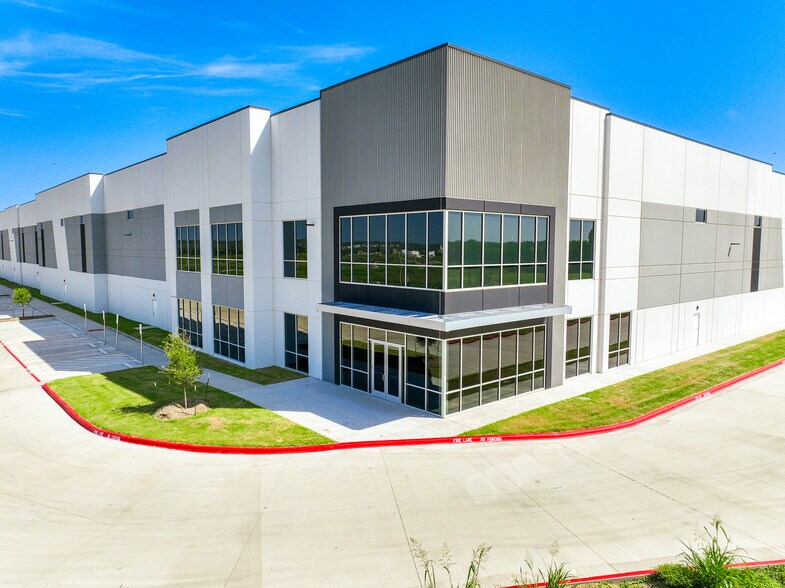 More Photos Of 435 Aiken Dr, San Marcos Distribution For Sale