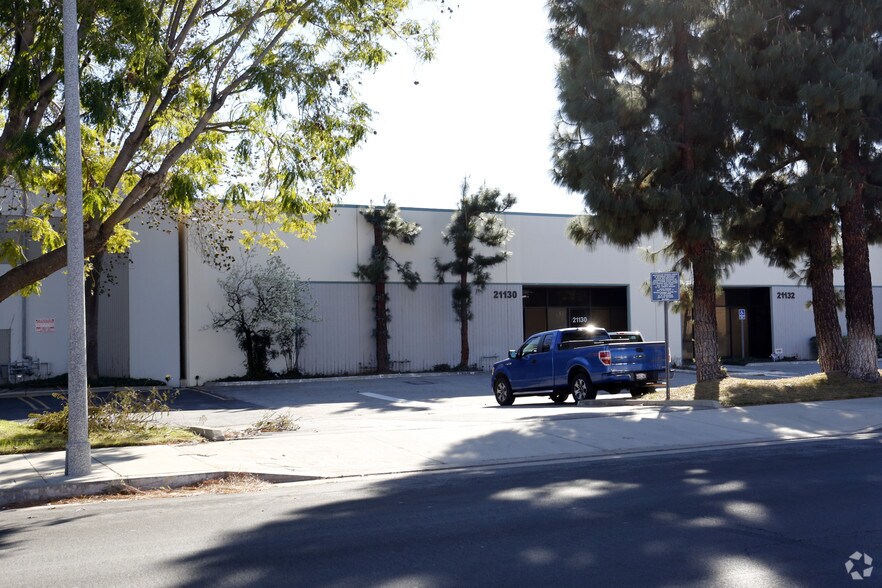 More Photos Of 21130-21132 Superior St, Chatsworth Manufacturing For Lease