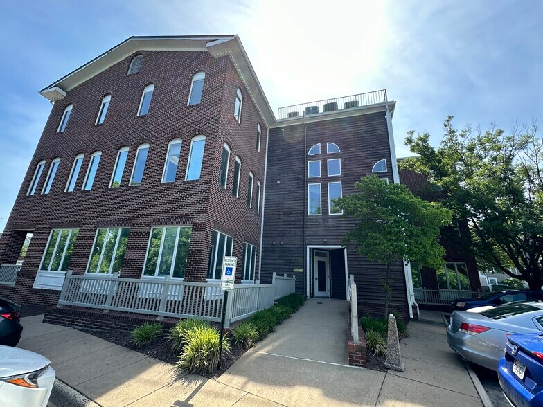 More Photos Of 305 Harrison St, Leesburg Medical For Lease