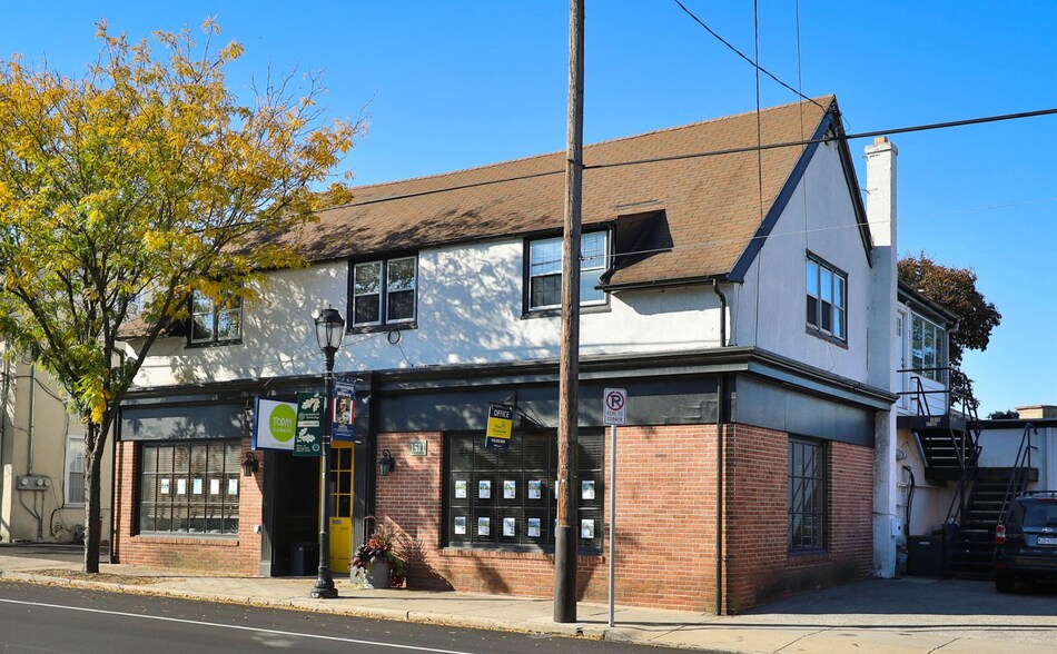 More Photos Of 1511 Bethlehem Pike, Flourtown Storefront Retail Residential For Sale