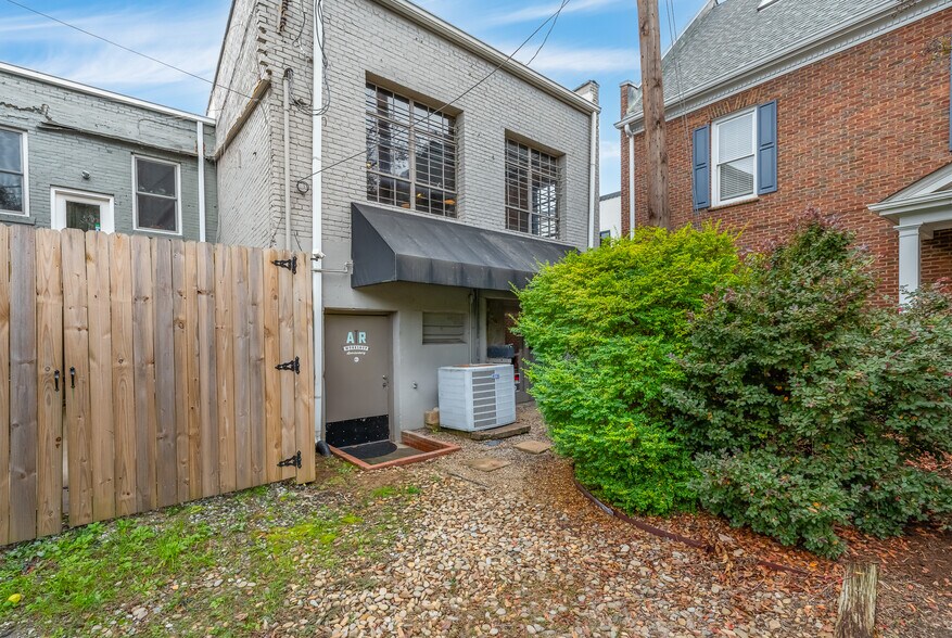 More Photos Of 512 E Main St, Spartanburg Storefront For Sale