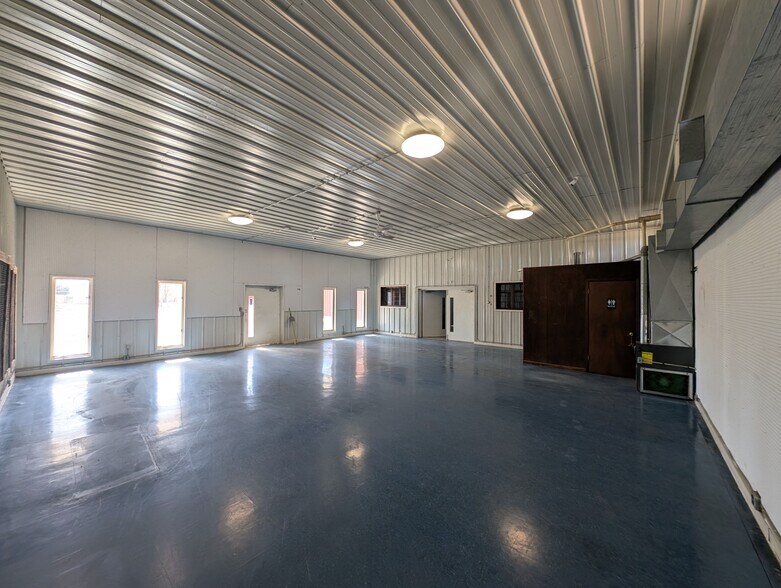 More Photos Of 9815 W US Highway 150, Edwards Industrial For Sale