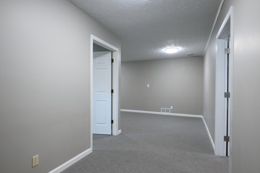 More Photos Of 216 E Reynolds Rd, Lexington Office For Lease
