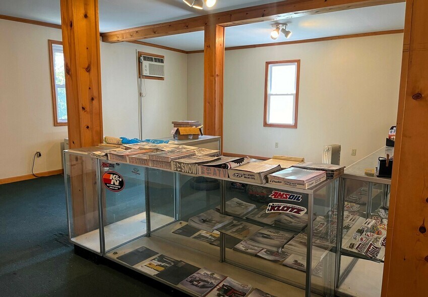 More Photos Of 108 Scenic Dr, Kunkletown Storefront For Sale