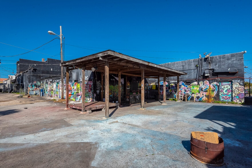 More Photos Of 312-318 Seabreeze Blvd, Daytona Beach Storefront For Sale