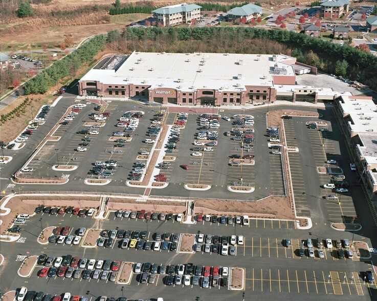 Primary Photo Of 1636 Hendersonville Rd, Asheville Unknown For Lease