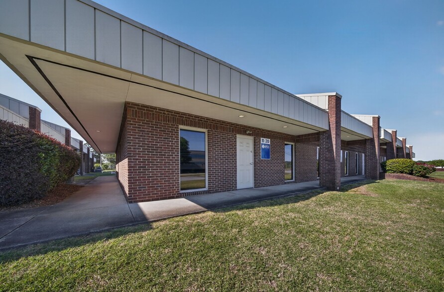 More Photos Of 500 18th St, Columbus Medical For Lease