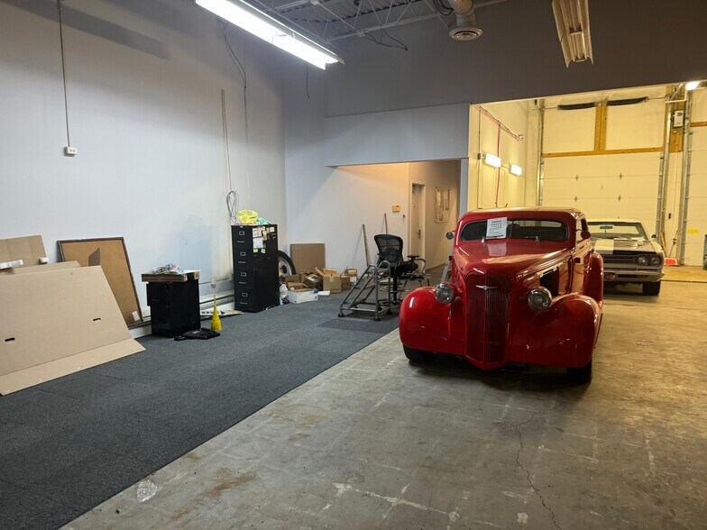 More Photos Of 29 Good Hope Pike, Clarksburg Freestanding For Lease