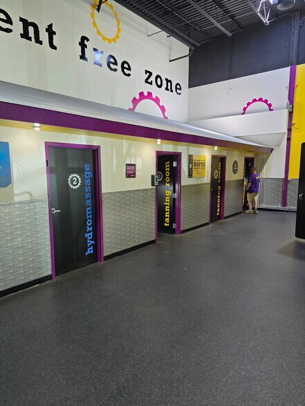 More Photos Of 271 Lancaster Ave, Frazer Manufacturing For Lease