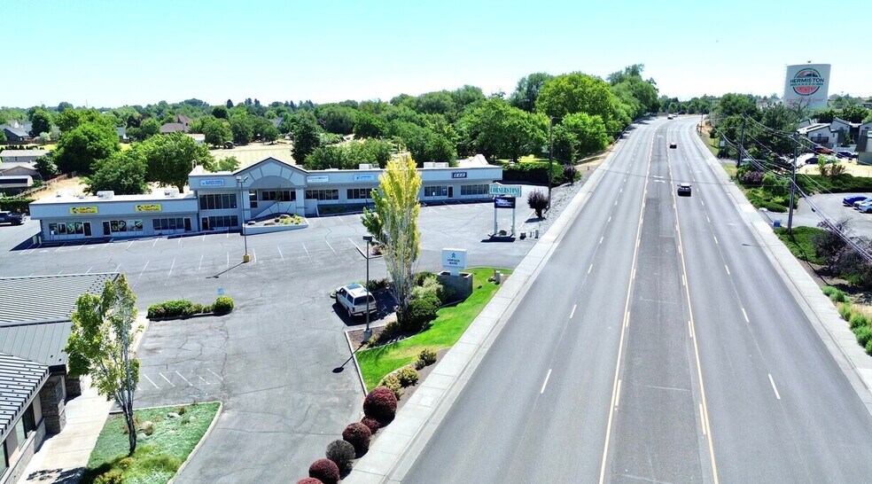 More Photos Of 1055 S Highway 395, Hermiston Storefront Retail Office For Sale