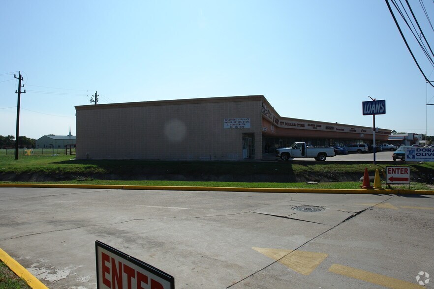 More Photos Of 3806 Avenue I, Rosenberg Unknown For Lease