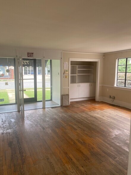 More Photos Of 727 W Johnson St, Raleigh Office For Lease