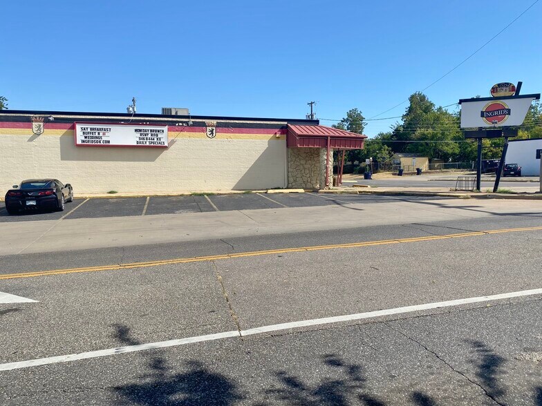 More Photos Of 3701 N Youngs Blvd, Oklahoma City Restaurant For Lease