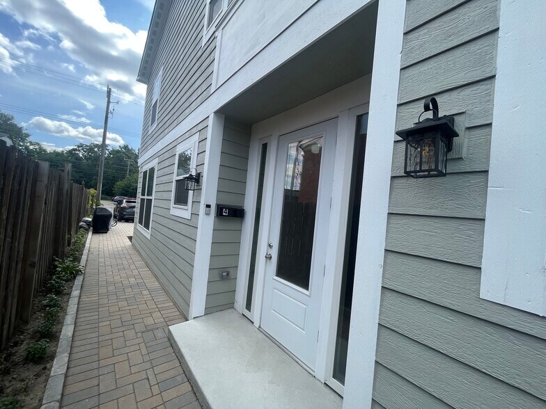 More Photos Of 345 W Marshall St, Ferndale Apartments For Sale