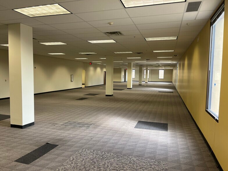 More Photos Of 2703 N Central Expy, Richardson Unknown For Lease
