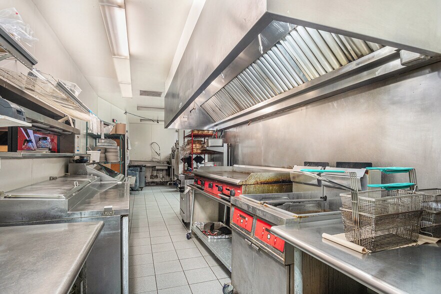 More Photos Of 203 N Egan Ave, Madison General Retail For Sale