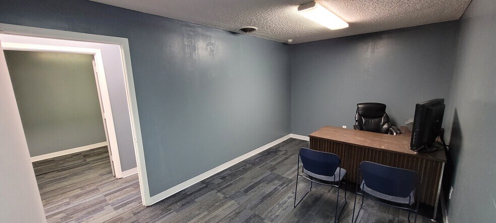 More Photos Of 4015 SW 21st St, Topeka Coworking Space