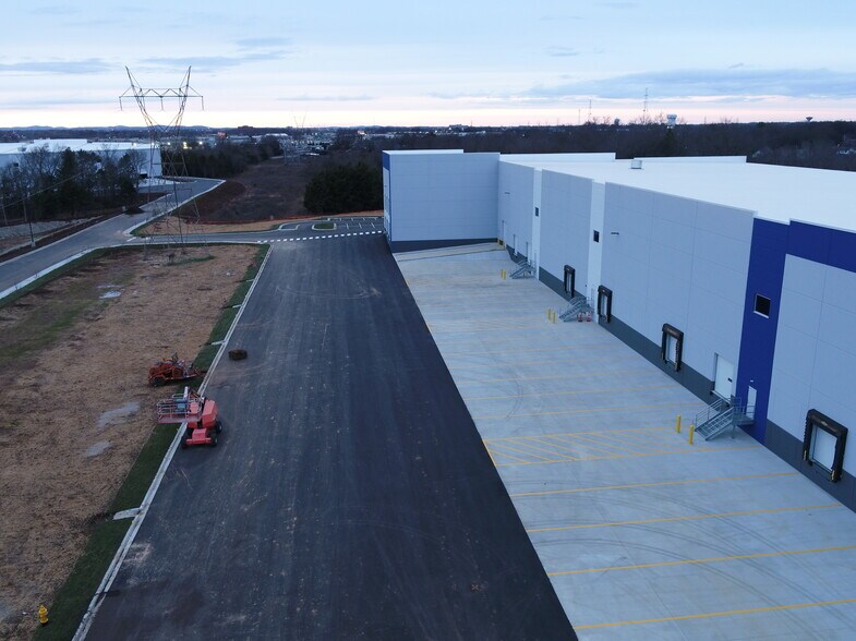 More Photos Of 315 W Rutherford Blvd, Murfreesboro Unknown For Lease