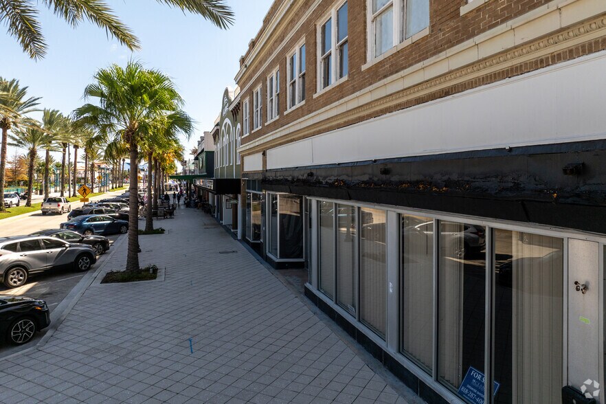 More Photos Of 200-206 S Beach St, Daytona Beach Storefront Retail Office For Lease