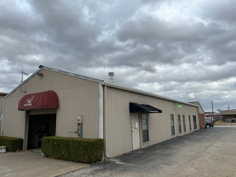More Photos Of 14716 S Grant St, Bixby Light Distribution For Lease