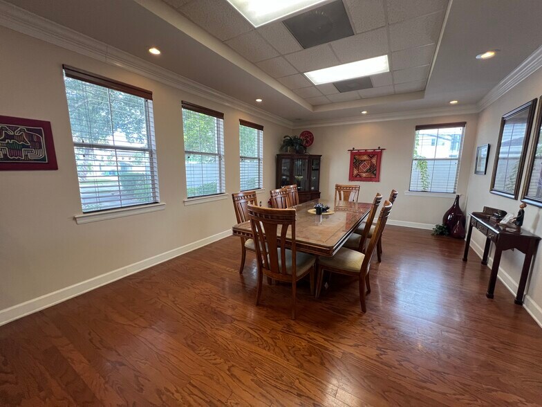More Photos Of 114 S Fremont Ave, Tampa Office For Sale