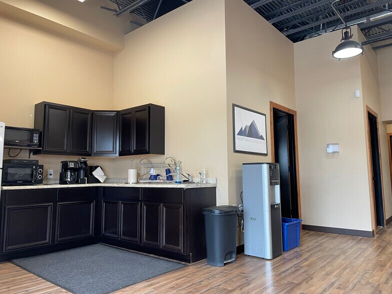 More Photos Of 3000 Airport Dr, Erie Light Manufacturing For Sale