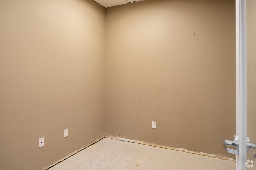 More Photos Of 812 S Main St, Royal Oak Loft Creative Space For Lease