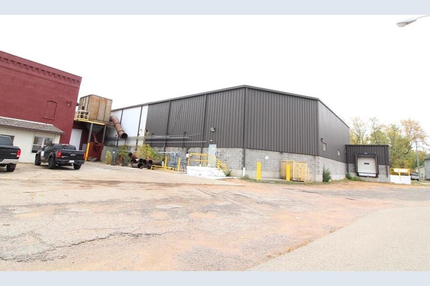 More Photos Of 80 Oliver St, Wisconsin Rapids Manufacturing For Lease