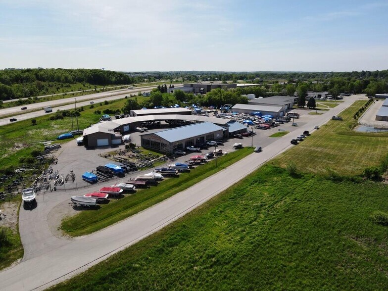 More Photos Of 400 Sussex St, Pewaukee Freestanding For Sale