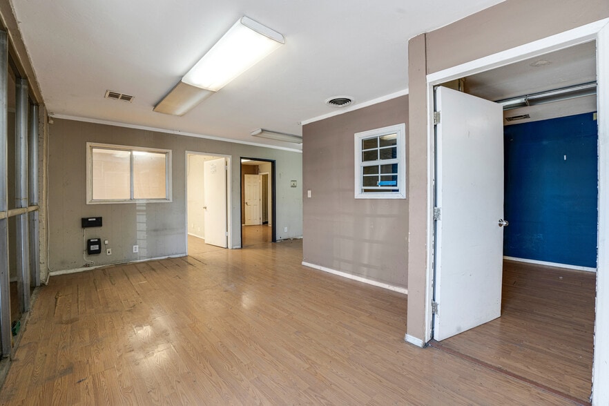 More Photos Of 10920 S La Cienega Blvd, Inglewood Warehouse For Sale