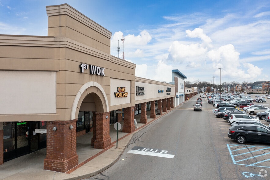 More Photos Of 3800-3838 Paxton Ave, Cincinnati Unknown For Lease