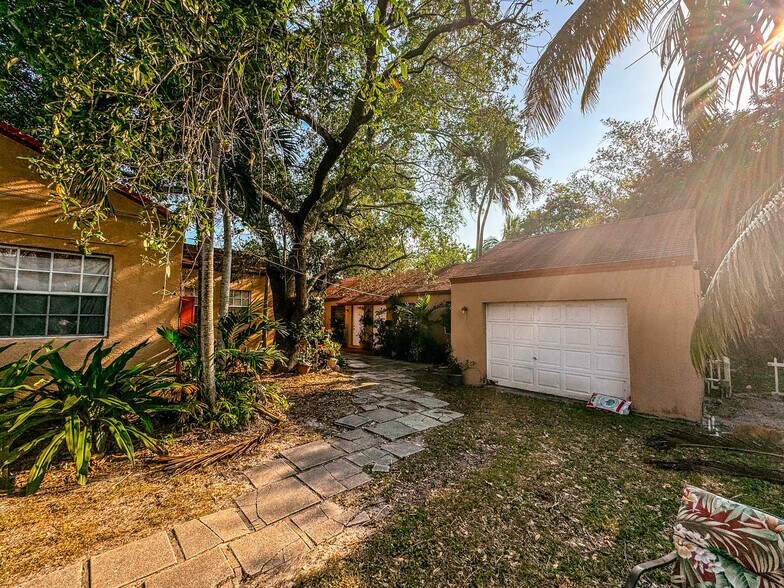 More Photos Of 1111 NE 5th Ter, Fort Lauderdale Apartments For Sale