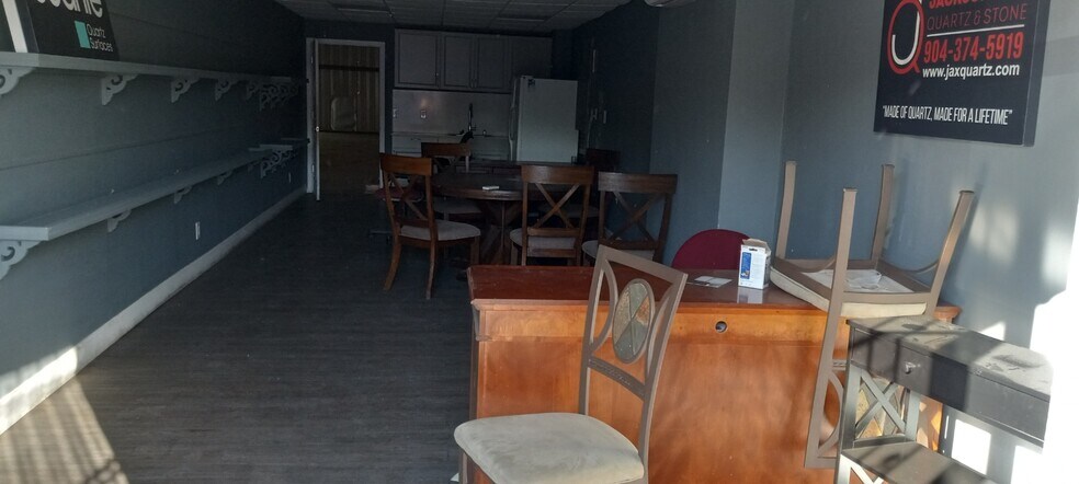 More Photos Of 8570 Philips Hwy, Jacksonville Warehouse For Lease
