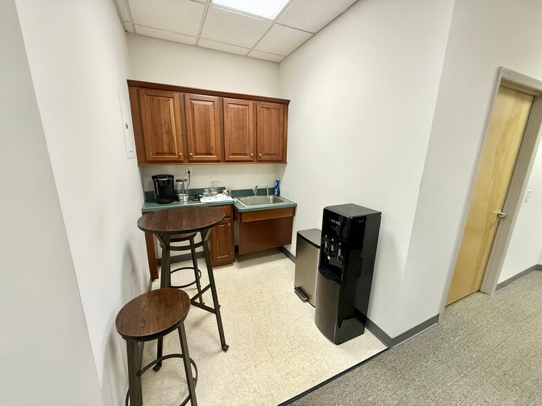 More Photos Of 504 Hamburg Tpke, Wayne Medical For Sale