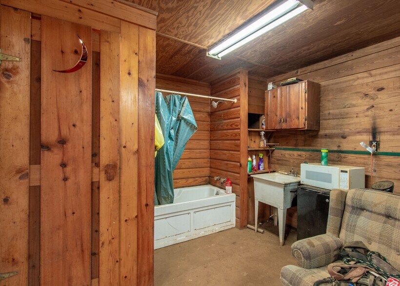 More Photos Of 1358 W Highway 5, Roopville Specialty For Sale