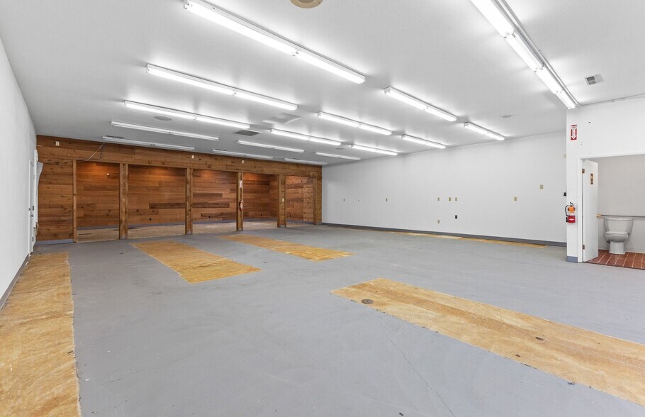 More Photos Of 1195 Newmark Ave, Coos Bay Storefront Retail Residential For Sale