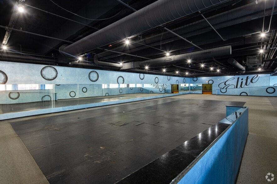 More Photos Of 1518 Market St, Des Plaines Unknown For Lease