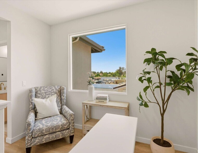 More Photos Of 5852 Norwood Ave, Riverside Multifamily For Sale