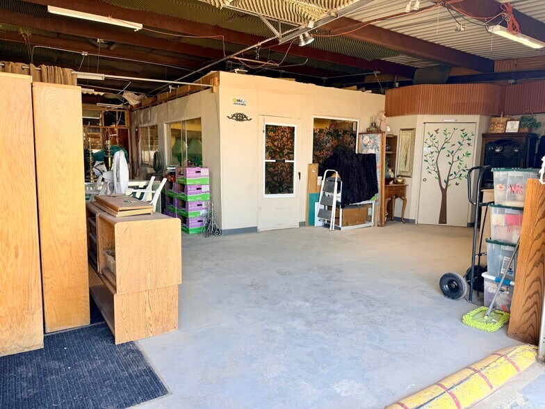 More Photos Of 15329 S Sunland Gin Rd, Arizona City Auto Repair For Sale