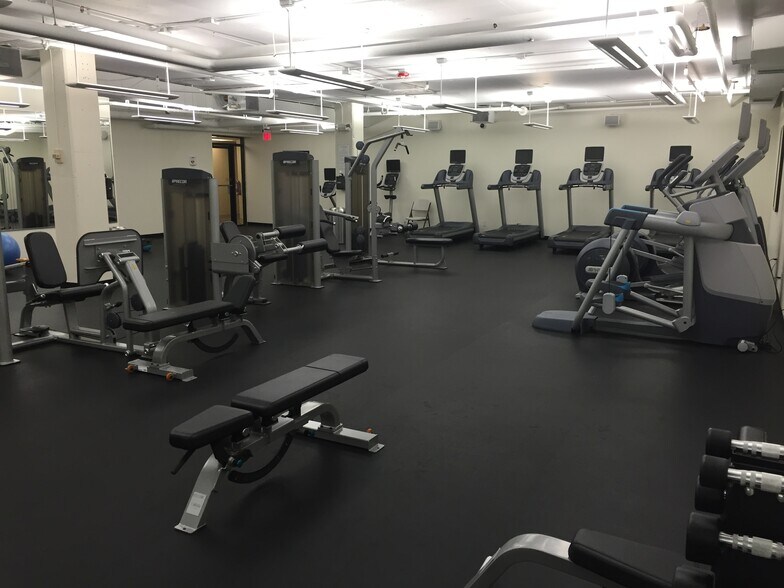 More Photos Of 833 W Lincoln Hwy, Schererville Office For Lease
